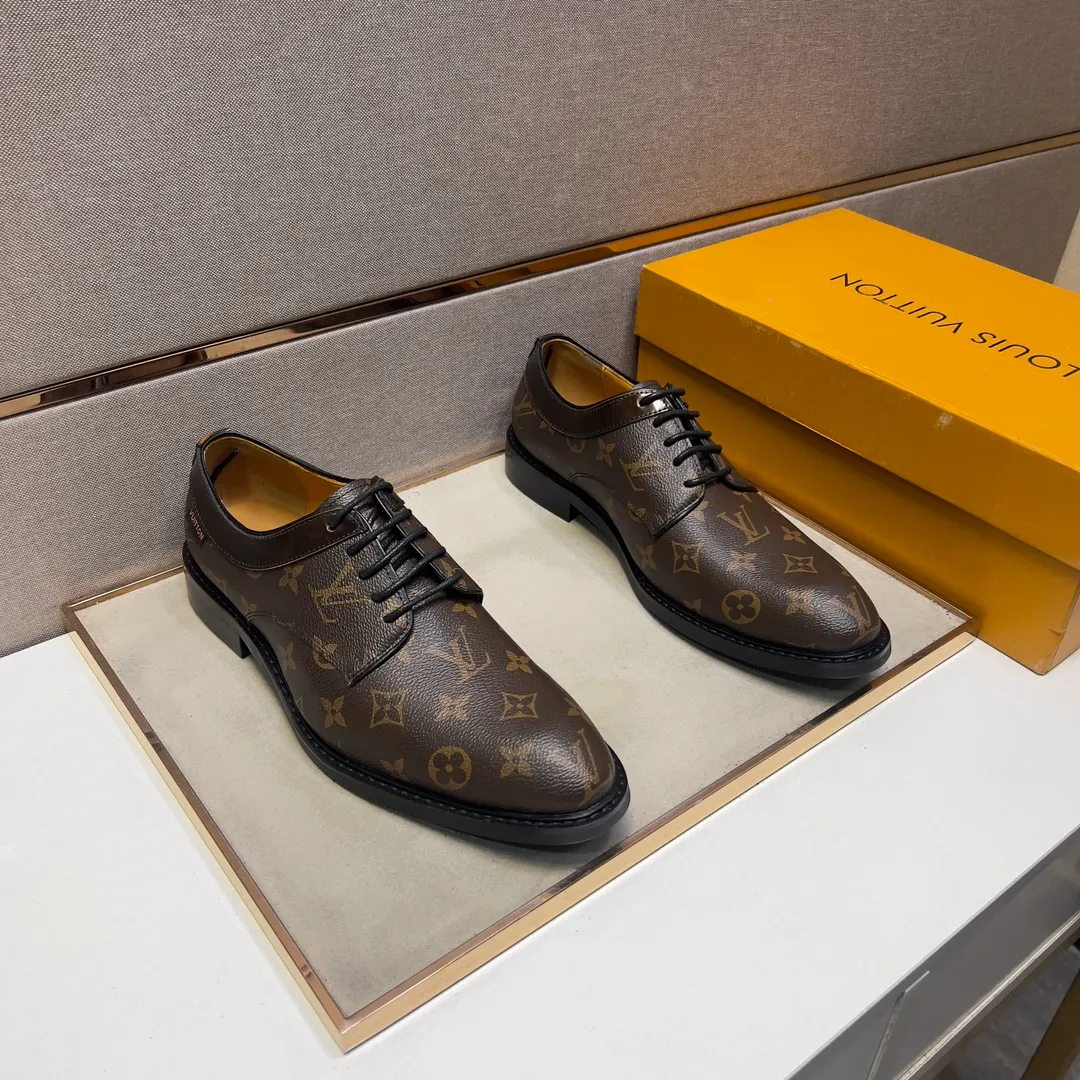 ⬛️Men's shoes💰p462【LV～】Men's casual formal leather shoes 2025z cabinet sales simultaneously 🔶Size: 39-44#️⃣ 🔷2 colors🔜The upper is made of multi-material splicing➕Cow leather lining, comfortable and breathable, sole: original comfortable and wear-resistant outsole, ⚠️real thing📱photographed🎬real thing is better📢📢📢